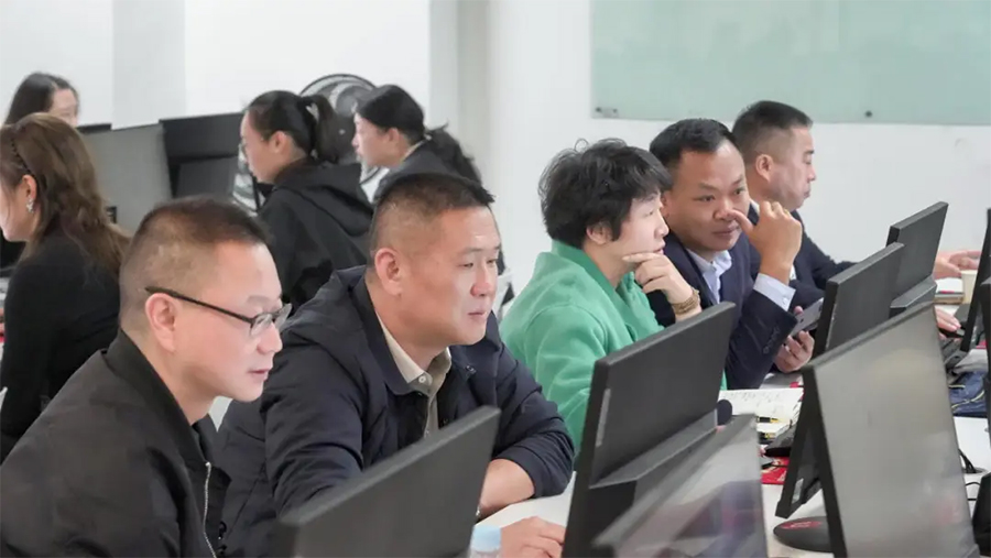 愛因森教育AI智能體實訓培訓現場 愛因森教育AI智能體實訓培訓現場