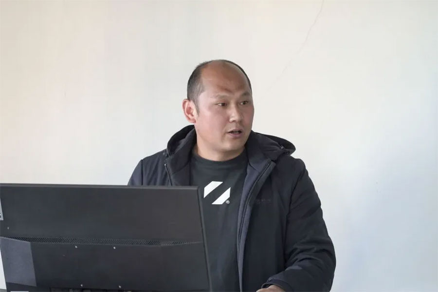 愛因森教育副校長劉貴兵針對目標(biāo)任務(wù)進(jìn)行復(fù)盤 愛因森教育副校長劉貴兵針對目標(biāo)任務(wù)進(jìn)行復(fù)盤