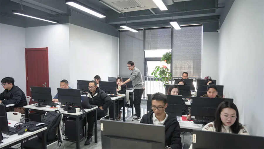 ����ɭ�����e��AI�����w�_�l���ý��Е�